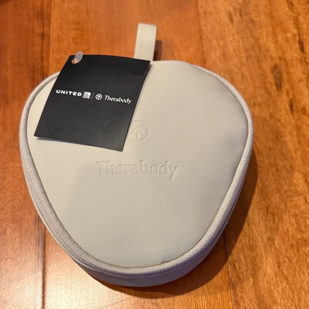 Therabody Compact Case in Light Tan